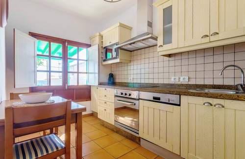 Playa Honda House | Beautiful House by the Sea with Large Patio, Garden, Sea Views and Wi-Fi