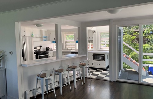 Hyannis House | Beautiful House in Hyannis Harbor! Perfect Location & Beach Pass!