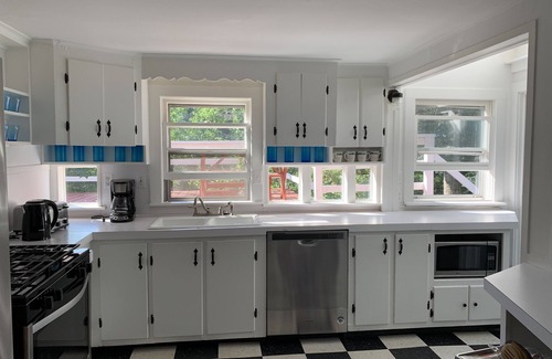 Hyannis House | Beautiful House in Hyannis Harbor! Perfect Location & Beach Pass!