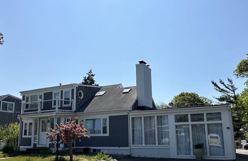 Hyannis House | Beautiful House in Hyannis Harbor! Perfect Location & Beach Pass!