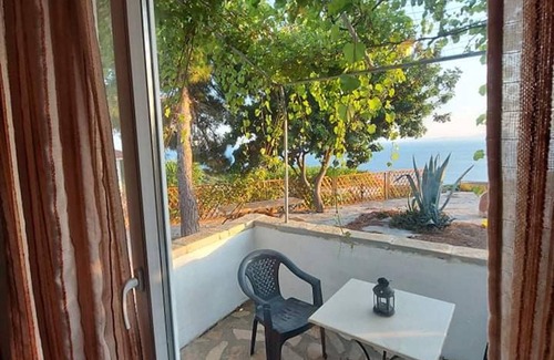 Koumeika House | Beautiful House Located on a Hill in Samos Island, 400 m From an Organized Beach