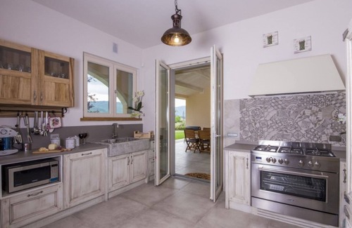 Porrena Villa | Beautiful independent villa with private swimming pool