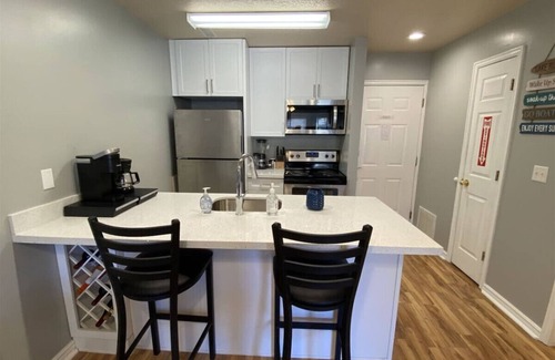 Harbor Village Condo | Beautiful Inn Building Condo #208 Pet friendly
