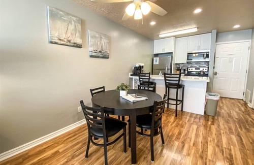 Harbor Village Condo | Beautiful Inn Building Condo #208 Pet friendly