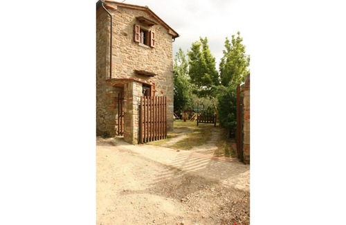 Montecchio Apartment | Beautiful apartment for 4 people with TV, close to Cortona
