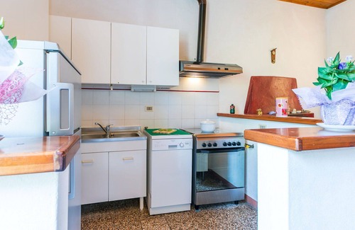 Rosignano Marittimo Villa | Beautiful apartment in villa for 10 people with pool, TV and pets allowed
