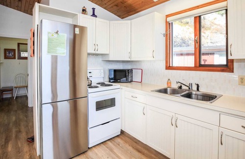 Central Okanagan Cabin | Beautiful Lake Front Cabin (Cabin #4)