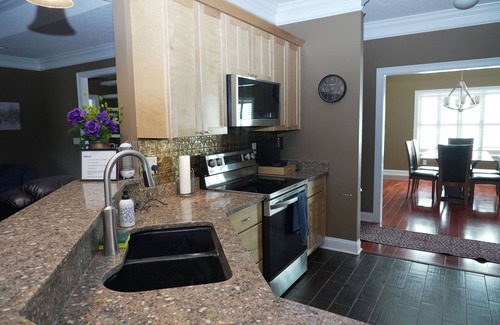 Blackshear House | Beautiful Lake front house for a fabulous getaway for large family! Sleeps 8