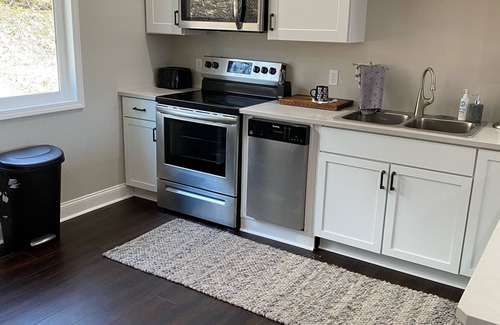 Town of Catharine House | Beautiful Lake House in the middle of everything!