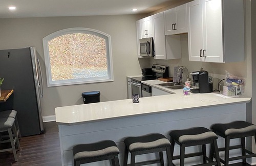 Town of Catharine House | Beautiful Lake House in the middle of everything!