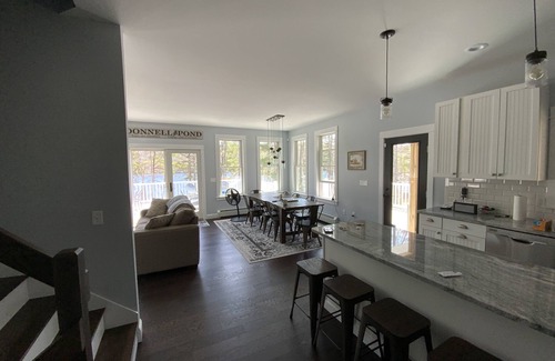 Franklin House | Beautiful Lake house