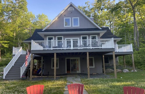 Franklin House | Beautiful Lake house