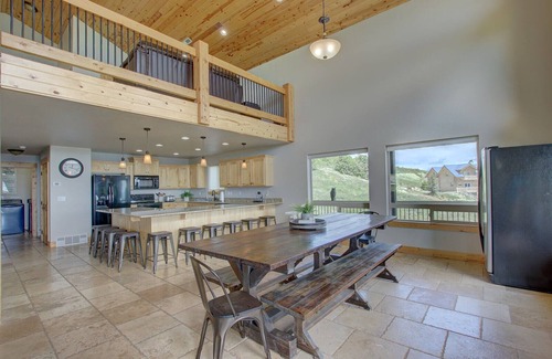 Harbor Village House | Beautiful Lake View - Sleeps 26+ - Hot Tub - Deck - Cabin