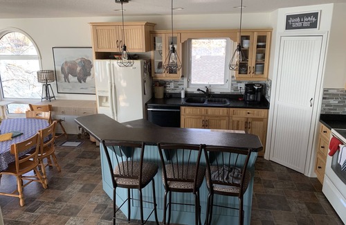 Manitoba Cabin | Beautiful Lakefront Luxury Home at Lake Metigoshe, Canada