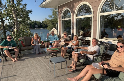 Manitoba Cabin | Beautiful Lakefront Luxury Home at Lake Metigoshe, Canada