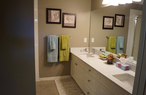 Central Okanagan Condo | BEAUTIFUL LAKEFRONT, GROUNDFLOOR CONDO AVAILABLE, IDEAL UBCO RENTAL