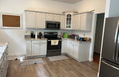 Umatilla House | Beautiful Lakefront Home