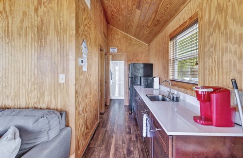 Frisco Cabin | Beautiful Lakeside Tiny House Cabin