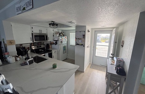 Lake Suzy Condo | Beautiful lakeview 2nd fl 2 bed 2 bath condo in a delightful Lake Suzy Community