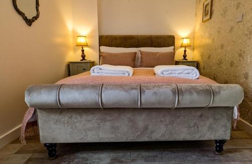 Birnam Apartment | Beautiful Listed Flat with Private Garden, Birnam