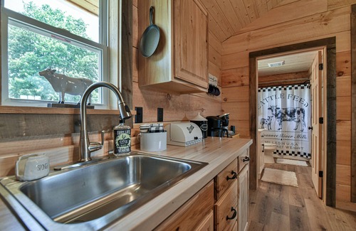 Hendersonville Cabin | Beautiful Log Cabin on Horse Farm The Holy Cow