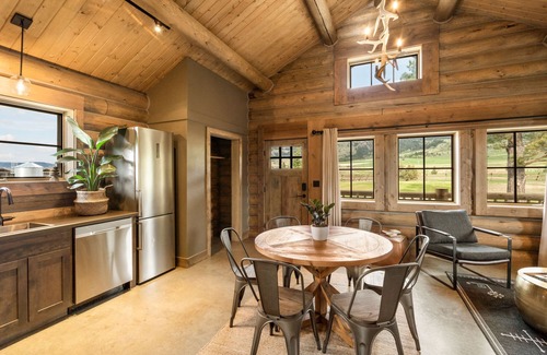 Livingston Cabin | Beautiful Log Cabin Near Fishing Access To Yellowstone