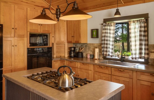 Livingston Other | Beautiful Log Farmhouse in Paradise Valley, Montana