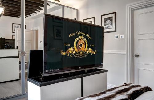 Warwick Apartment | Beautiful & Luxurious 3 bed home, with amazing terrace