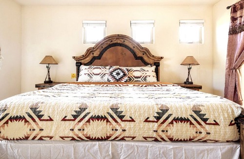 Santa Fe House | Beautiful, Luxurious, Comfortable- The perfect fit for your large group.