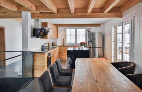 Ruetli Ski Chalet | Beautiful luxury chalet in Seelisberg with lake view, sauna and whirlpool