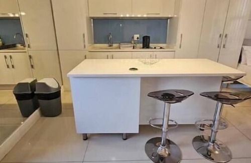 Strand Apartment | Beautiful Modern Bachelor Apartment On The Beach