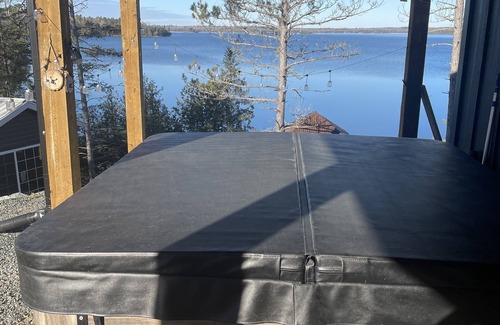 Sioux Narrows Nestor Falls Cottage | Beautiful modern lake house with hot tub, lakefront.