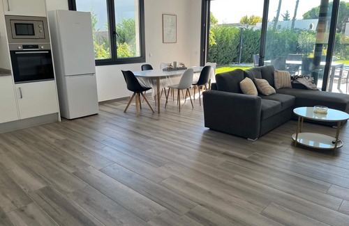 Mas Pinell Villa | Beautiful modern villa less than 5 minutes walk from the beach!