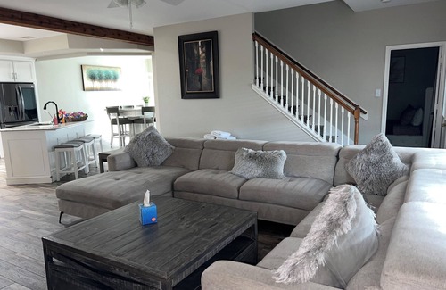 Northeast Houston House | Beautiful modern home with huge patio and pool