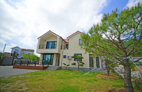 Buan House | Beautiful Mohang Private Pension