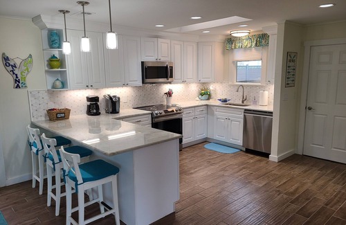 Hudson Bend House | Beautiful Montina Beach on Lake Travis - Walk to the Water!