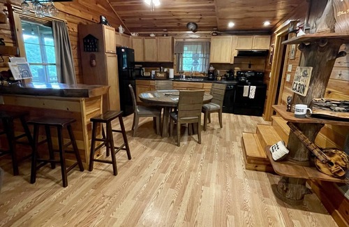 Blue Ridge Cabin | Beautiful mountain getaway. Escape to "Our Neck of the Woods".