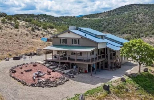 Mesa House | Beautiful Mountain Getaway with Stunning Views and minutes from ski resort