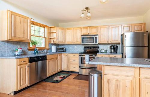 Hunter House | Beautiful mountain home with gorgeous meadow views