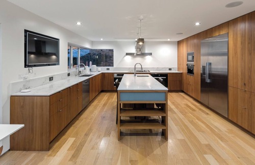 Hollywood Hills West House | Beautiful Mountain View Home with Infinity Pool