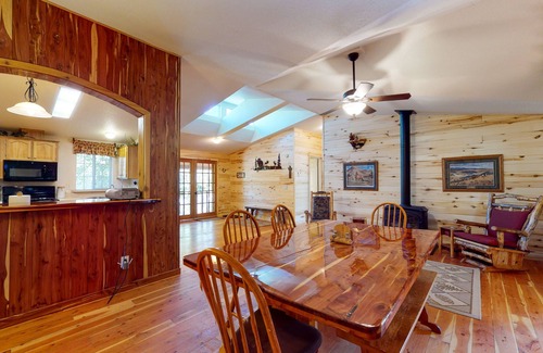 South Fork Cabin | Beautiful mountainside home & bunkhouse w/barn, two full kitchens, & free WiFi