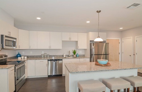 Waltham Apartment | Beautiful new apartment 2bed/2bath Waltham