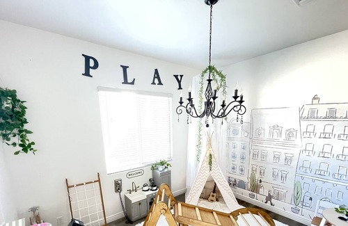 Rovey Farm Estates House | Beautiful new home. Walk to the stadium!!!