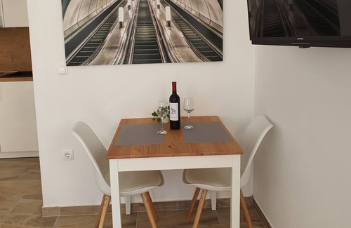 Mejasi Apartment | Beautiful new studio with kitchen & green views