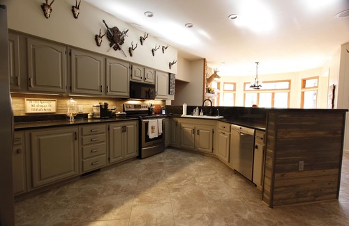 Sapphire House | Beautiful newly renovated home on golf course with Sapphire amenities