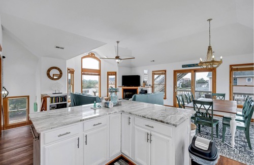 Whalehead Beach Cottage | Beautiful OBX Home w. Pristine Views by RedAwning