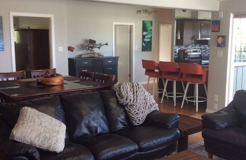 Sidney House | Beautiful Ocean Views 3 Bdr House