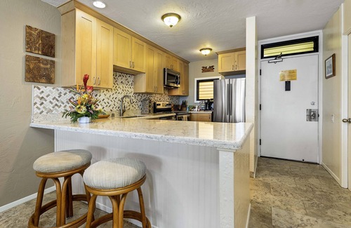 Kailua-Kona Condo | Beautiful Oceanfront Kona Bali Kai Unit #203 Two Bedroom Condo now with A/C!