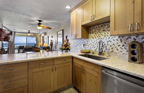 Kailua-Kona Condo | Beautiful Oceanfront Kona Bali Kai Unit #203 Two Bedroom Condo now with A/C!