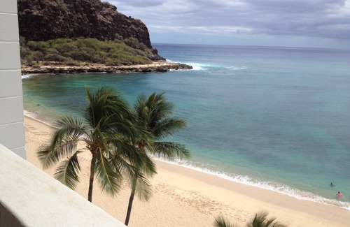 Makaha Condo | Beautiful Oceanfront Condo on West Side of Oahu. Spectacular Sunsets